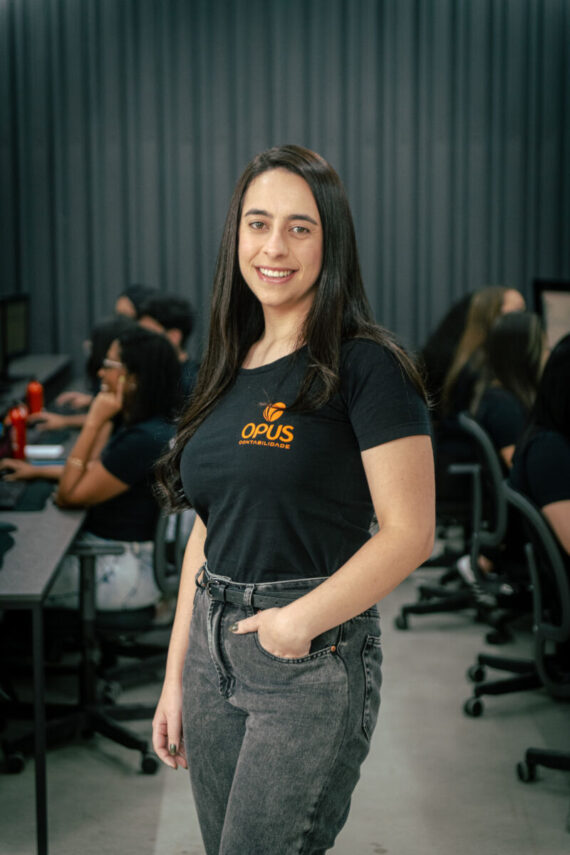 Foto do membro da equipe Thais Vilarino